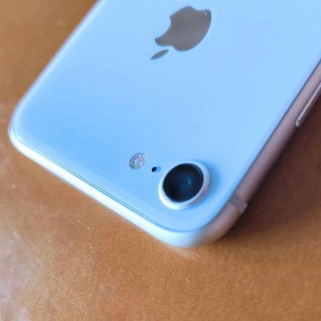 Apple iPhone 8 ホワイト 本体【64GB】