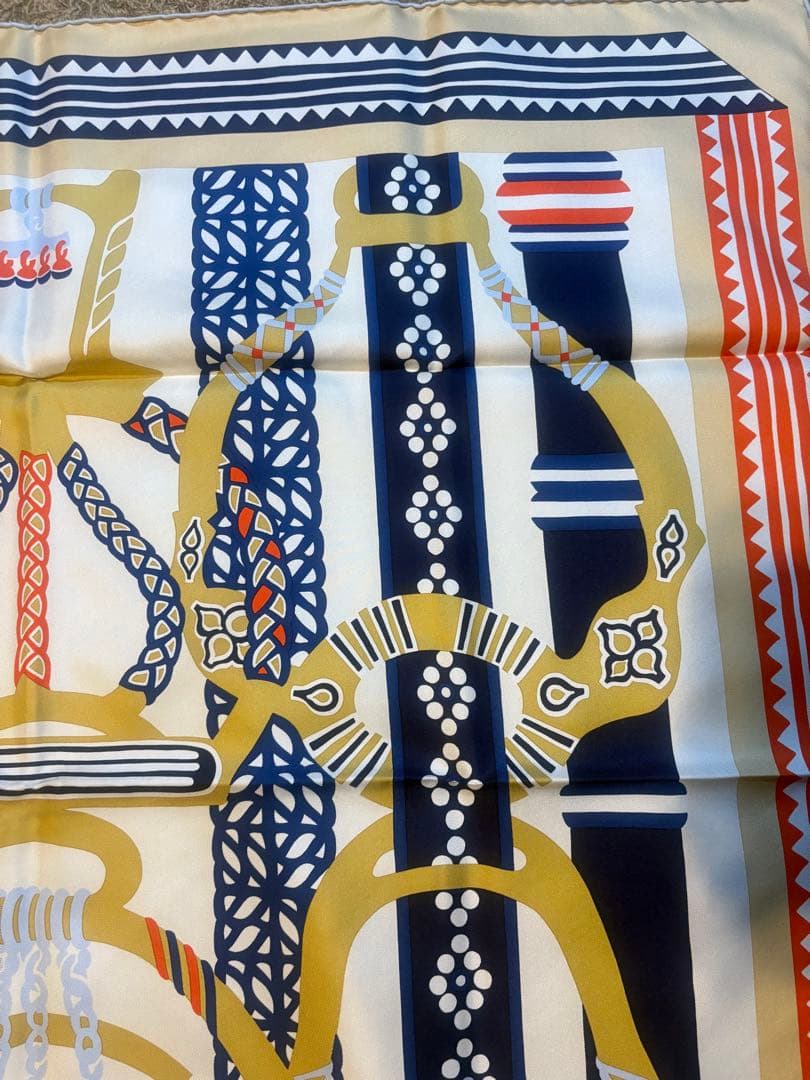 Hermès エルメスのカレ 90 《鐙の幻想》