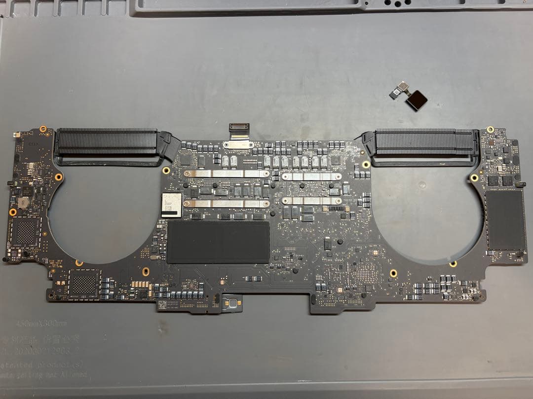 【基板とタッチID】のみA1990 MacBook Pro 15インチ 16㎇ 基板とタッチID】のみA1990 MacBook Pro 15インチ 16㎇ - メルカリ