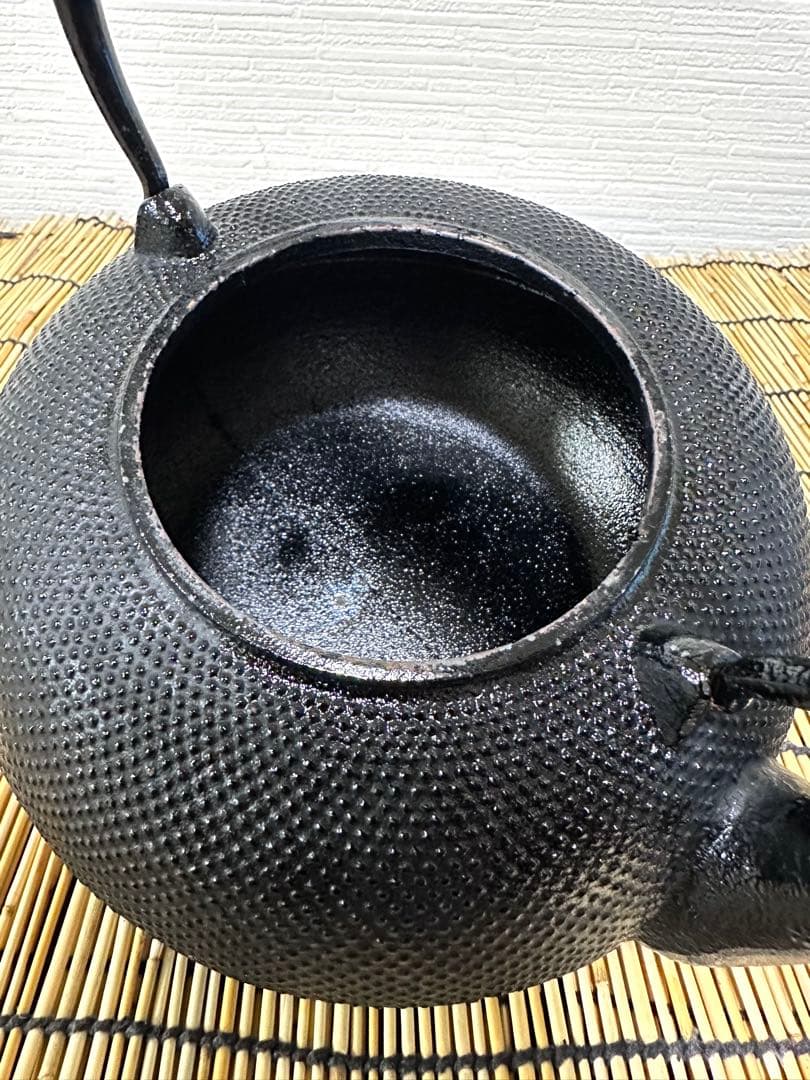 USED、良品 南部雲南堂鍋元造 15型丸平形アラレ 鉄瓶 南部鉄瓶