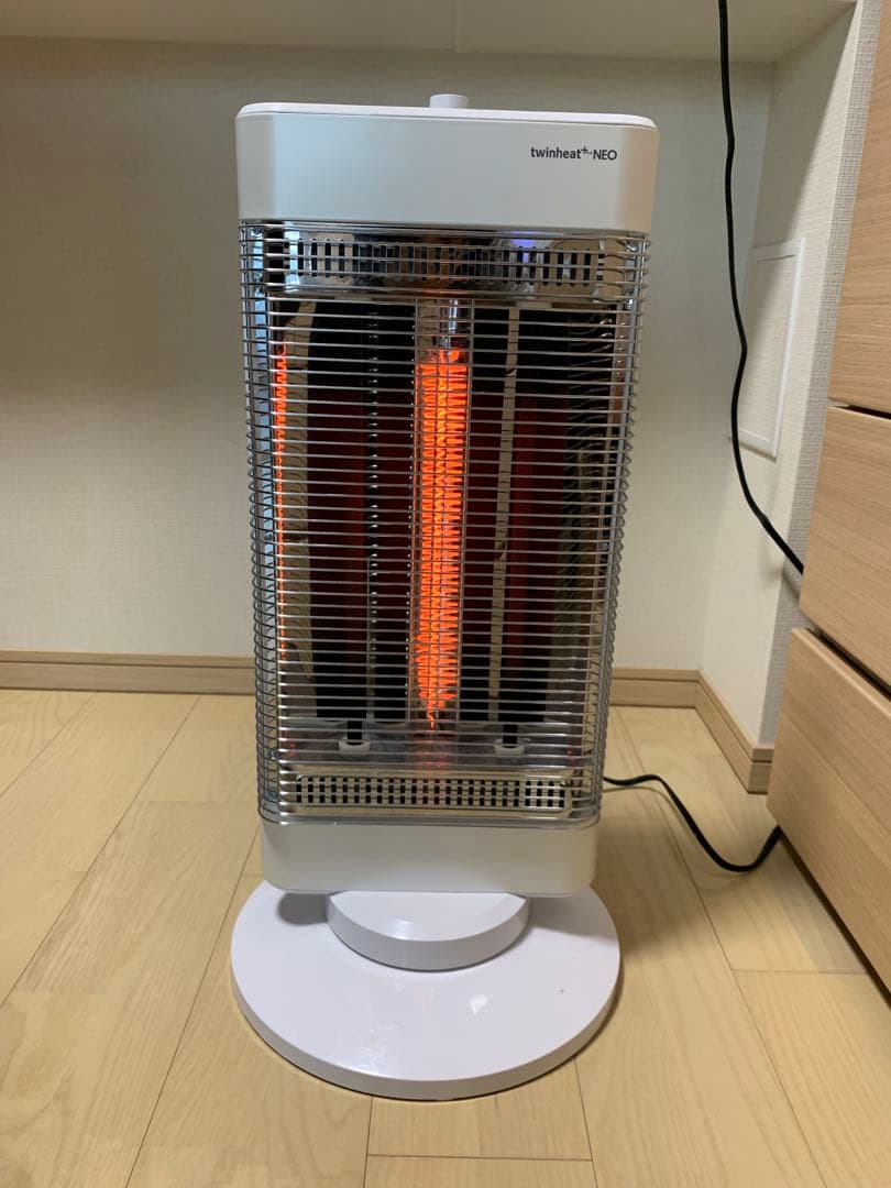 YAMAZEN 電気ストーブ　ツインヒートプラス　ネオ　ホワイト 商品情報_ツインヒート プラス ネオ | 山善の商品情報サイト | YAMAZEN