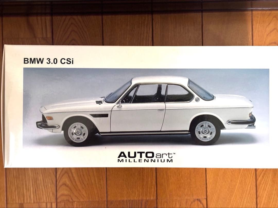 激レア品　BMW 3.0 CSI ミニカー ホワイト　1/18