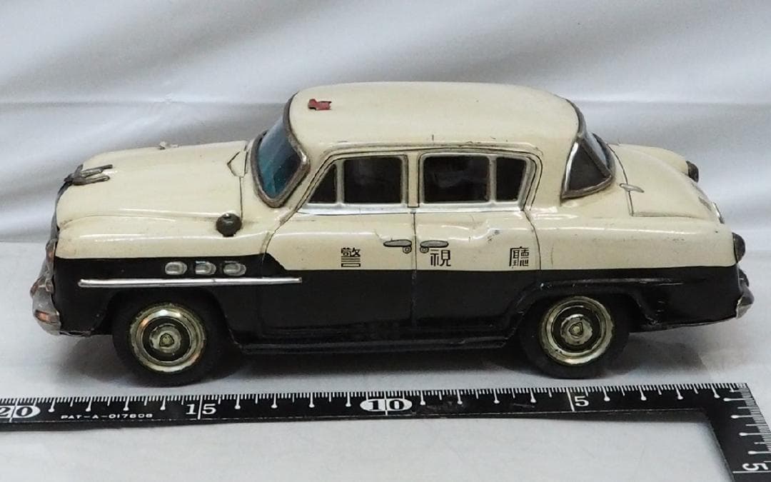 萬代屋【初代トヨペット クラウン警視庁パトカー欠品有】ブリキtin car