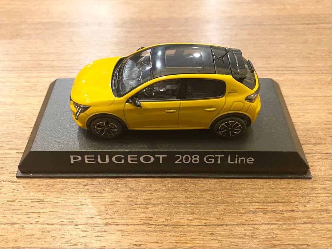 中古品 1/43&64 プジョー純正ノレブ プジョー 208 ファロイエロー