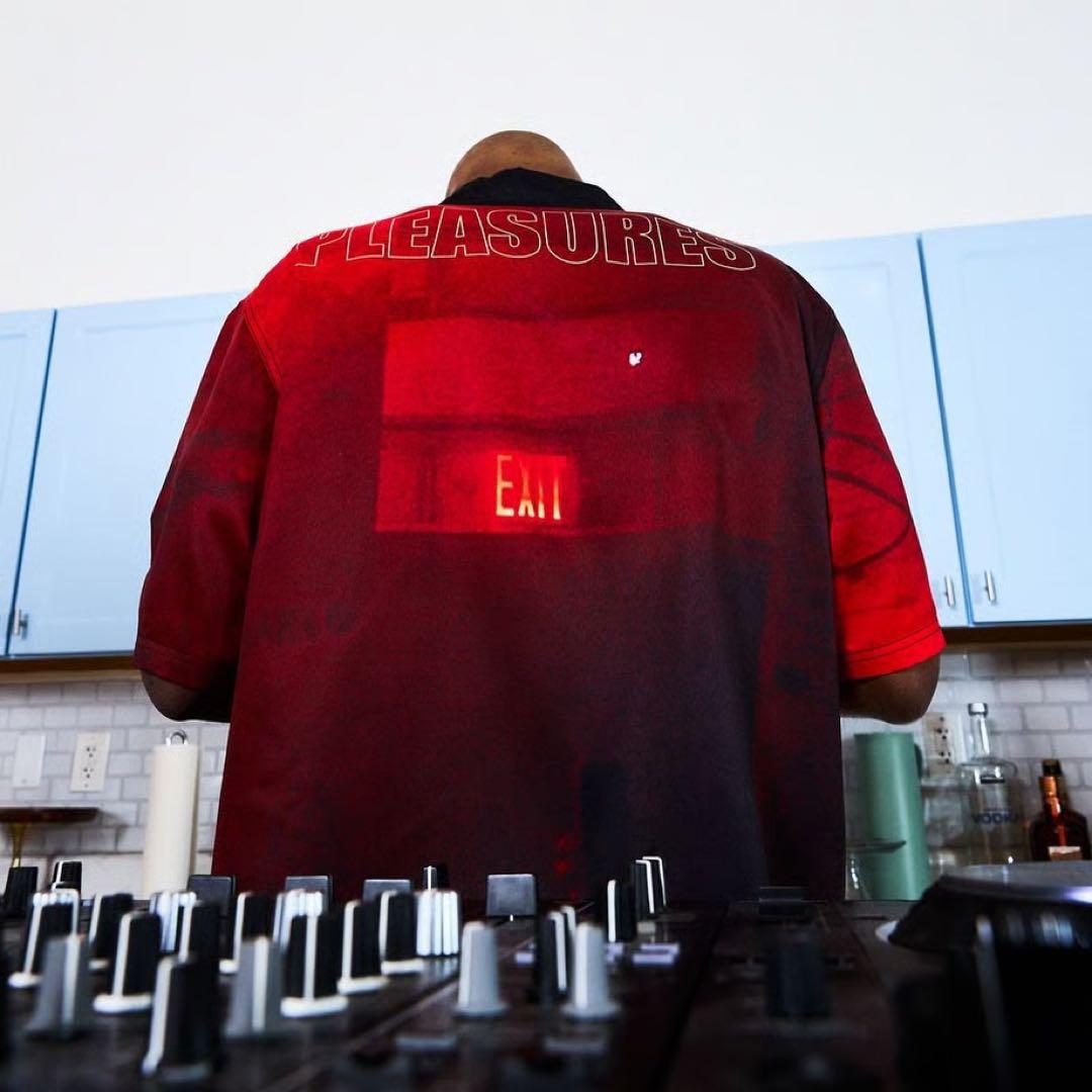 PLEASURES×BOILER ROOM サイズ　L