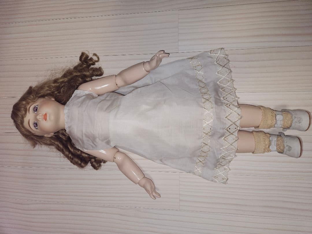 【chichi】 ˙⋆❀⋆˙A・T／アーテー☆菫色の瞳˖ . ݁❀. ݁₊