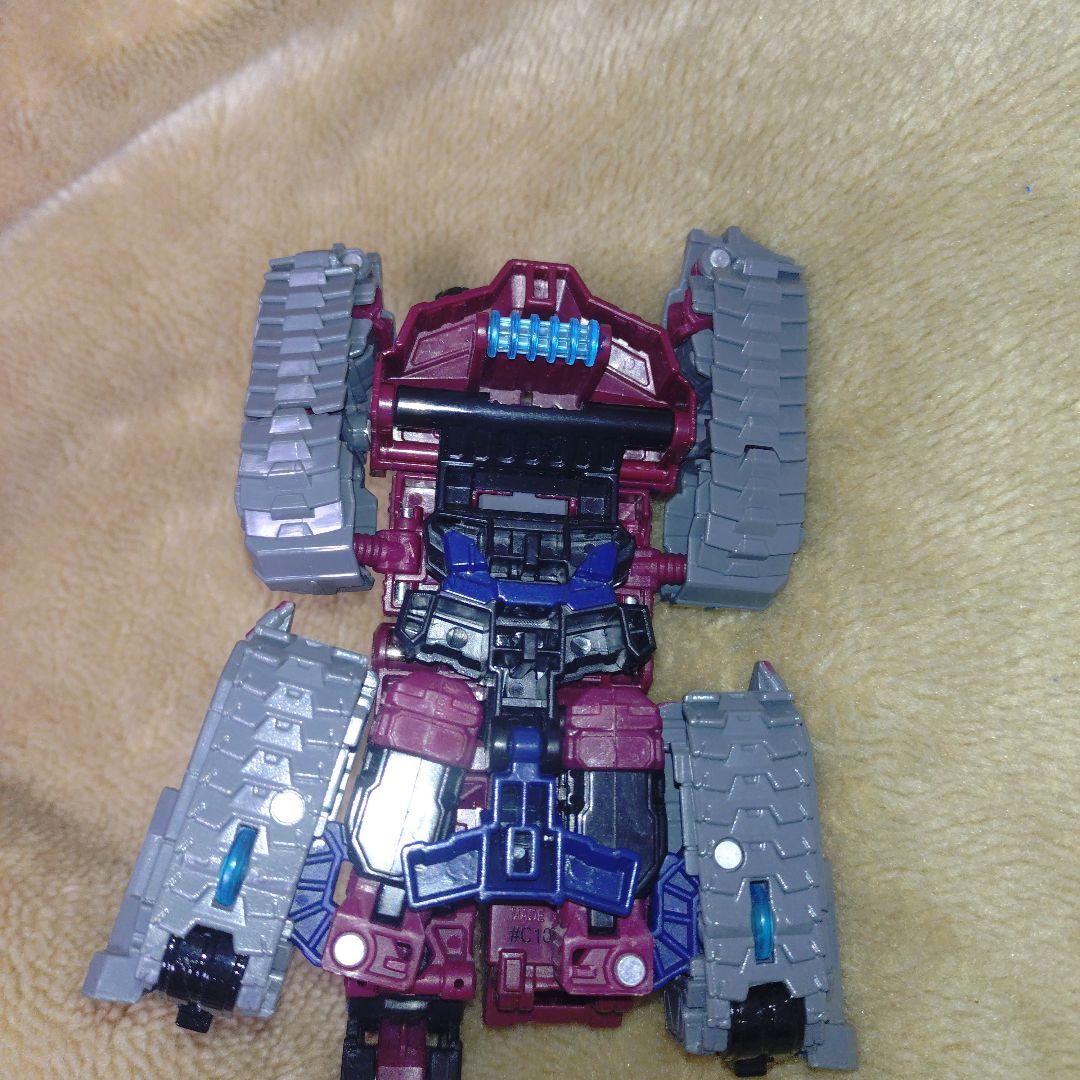 ディセプティコン クエイク（タイタンズリターン）』