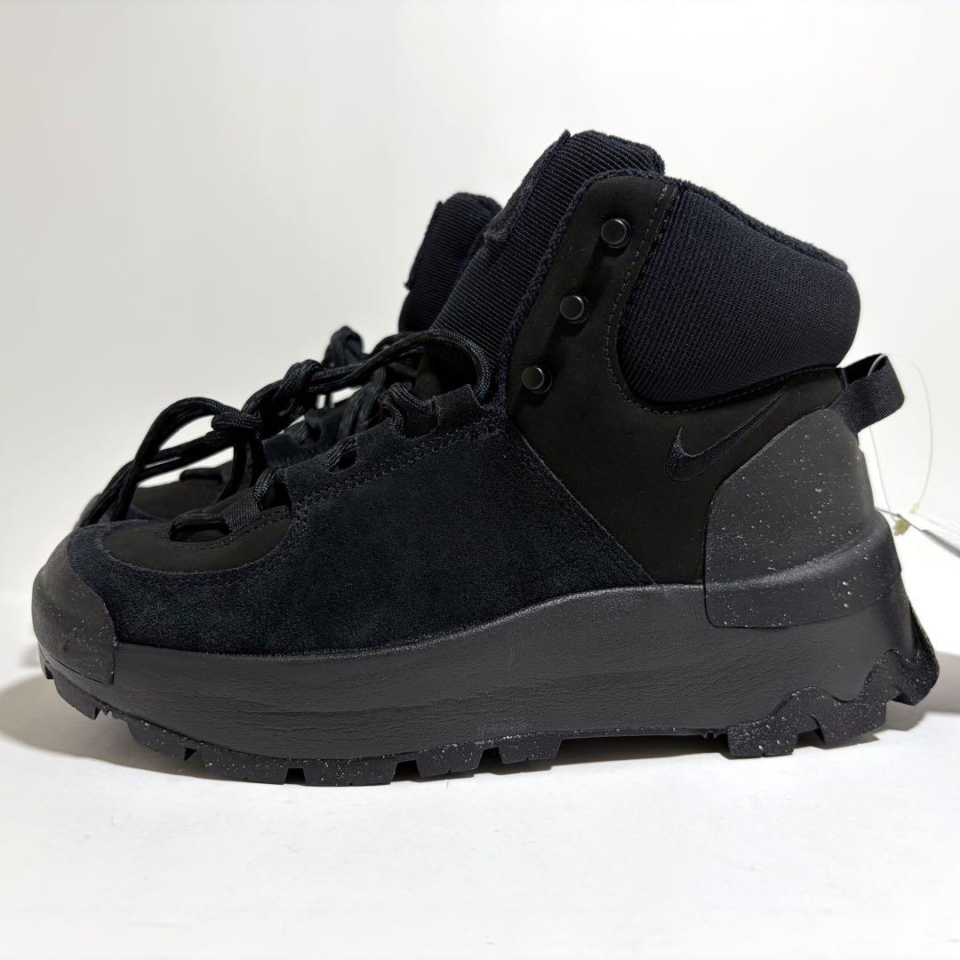 新品未使用☆NIKE 厚底 スニーカー トリプルブラック ブーツ 23.5cm