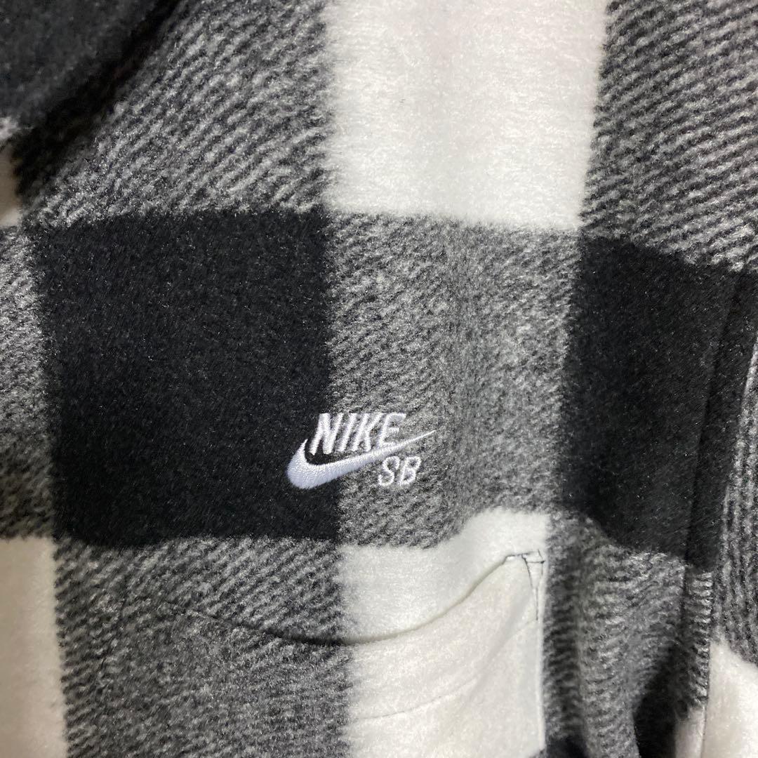 渡久地東亜様専用ナイキ SB エッセンシャル スケートボード シャツ