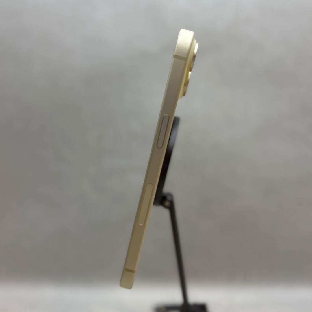 iPhone 15 Yellow 512GB (USモデル eSIM フリー) - メルカリ