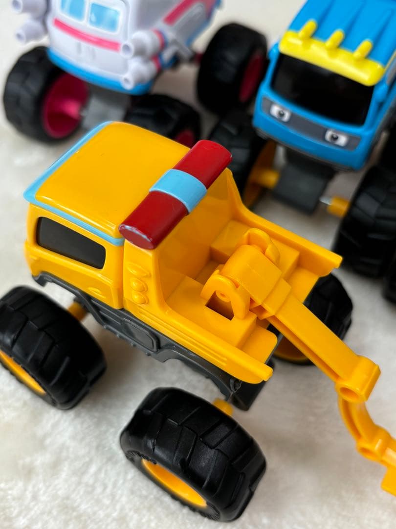 BabyBus ベビーバス モンスターカー 5台セット - メルカリ