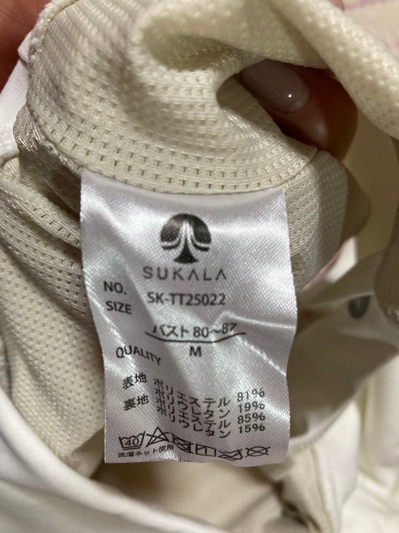 SUKALA】ブラトップ付きペーパーライクタンクトップ - メルカリ