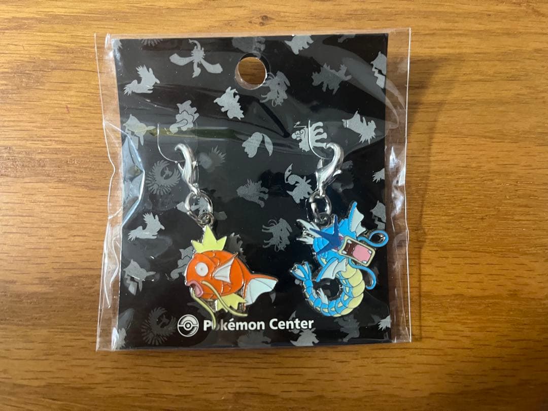 激レア】ポケモンセンター限定 金のコイキング＆赤いギャラドス メタル