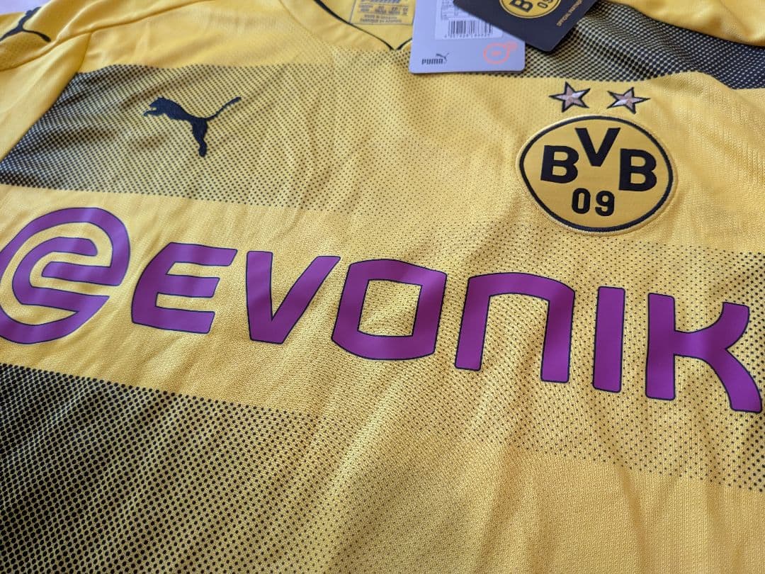 PUMAボルシアドルトムント No.23カガワ新品タグ付きサイン入り