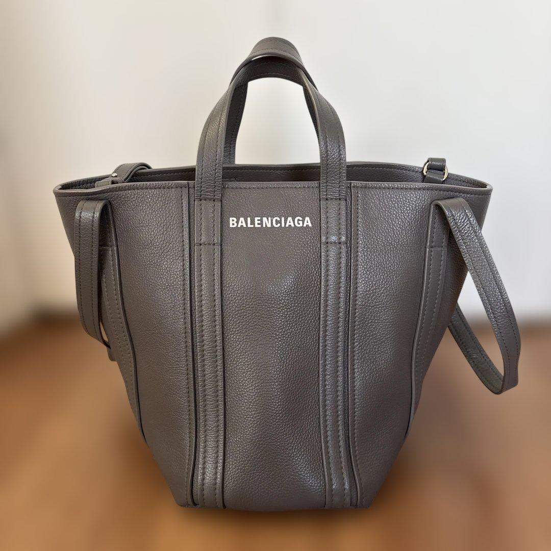 バレンシアガ エブリデイトート 2WAY仕様で機能的！バレンシアガの人気ライン「エブリデイ」のトート