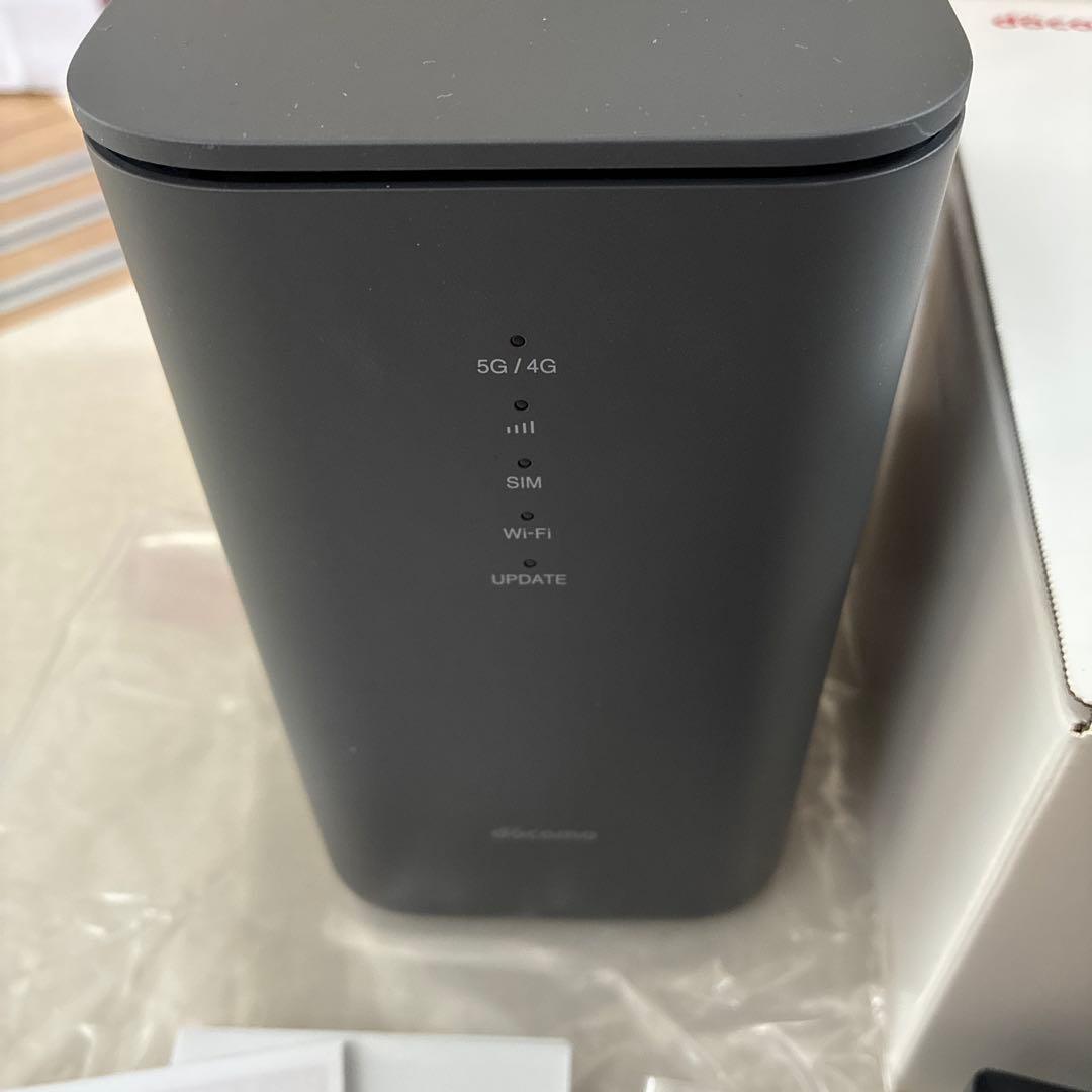 docomo HR02 ダークグレー 5Gルーター - メルカリ