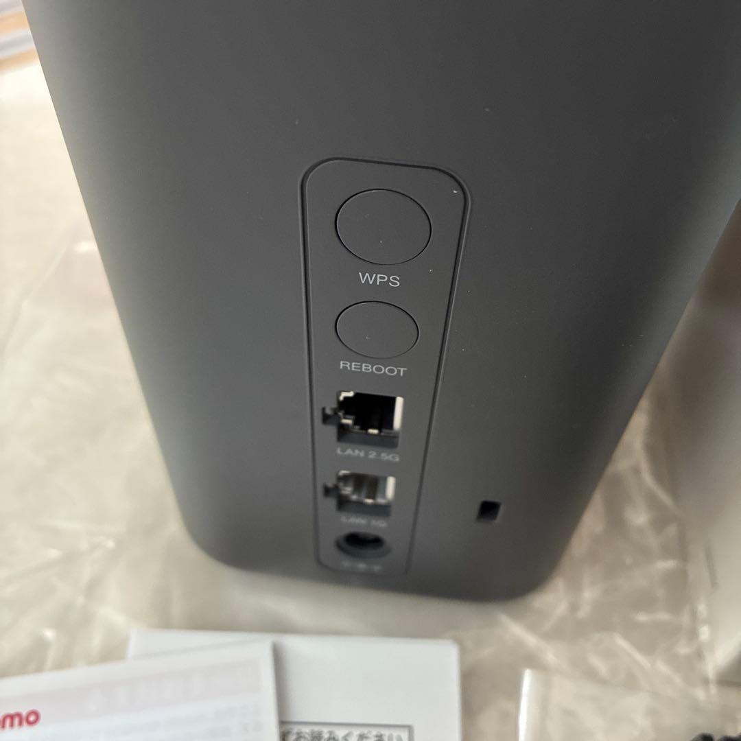 docomo HR02 ダークグレー 5Gルーター - メルカリ