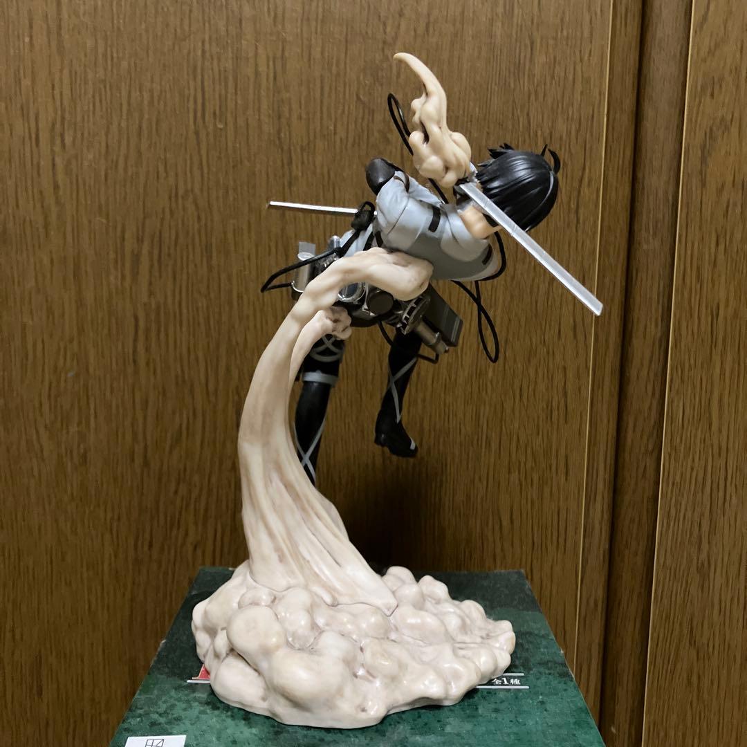 進撃の巨人　リヴァイフィギュア　プライズ　一番くじ　3点セット