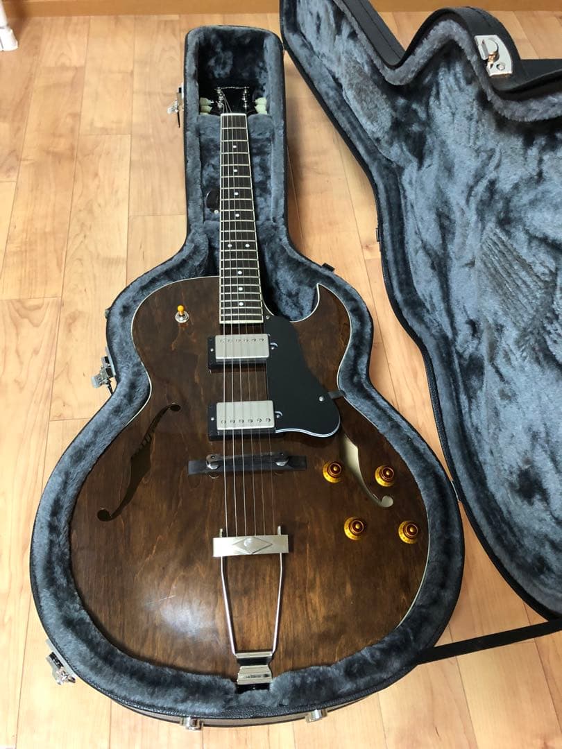 Seventy Seven エレキギター ブラウン　フルアコ