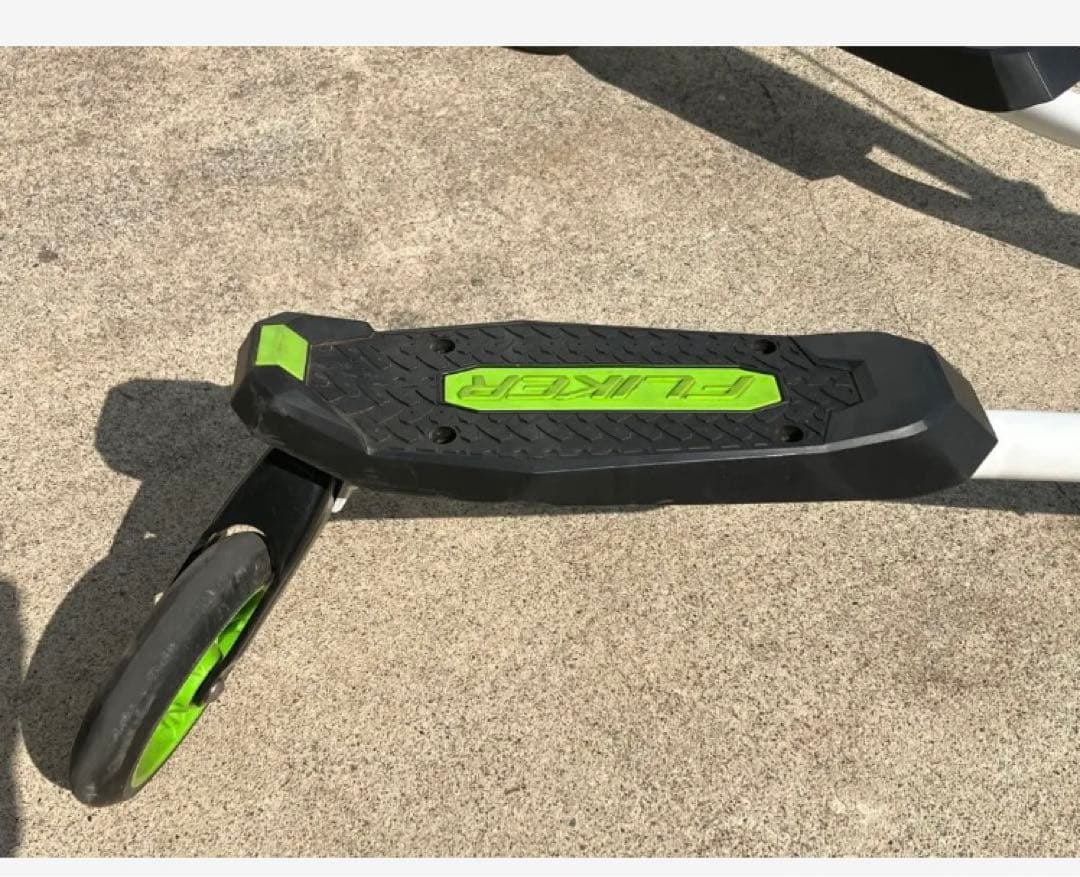 Yフリッカー　F3 トイザらス　スケーター　スケボー　自転車