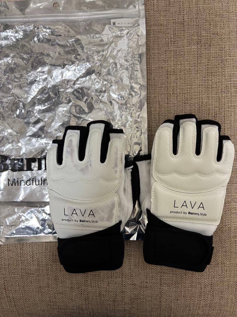 LAVA ボクシンググローブセット Mサイズ ホワイト/ブラック - メルカリ