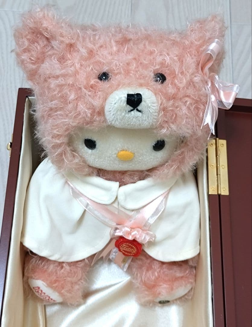 東京国立博物館「ハローキティ展」で展示のモデル！限定350体　キティ×ハーマン