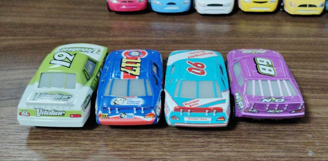 カーズマテル ピストンカップレーサー 13台セット - メルカリ