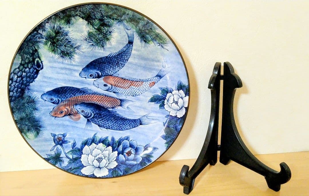 鯉の絵柄 陶器の皿 直径約35m 大皿 絵皿 有田焼 五匹鯉 鯉 - メルカリ