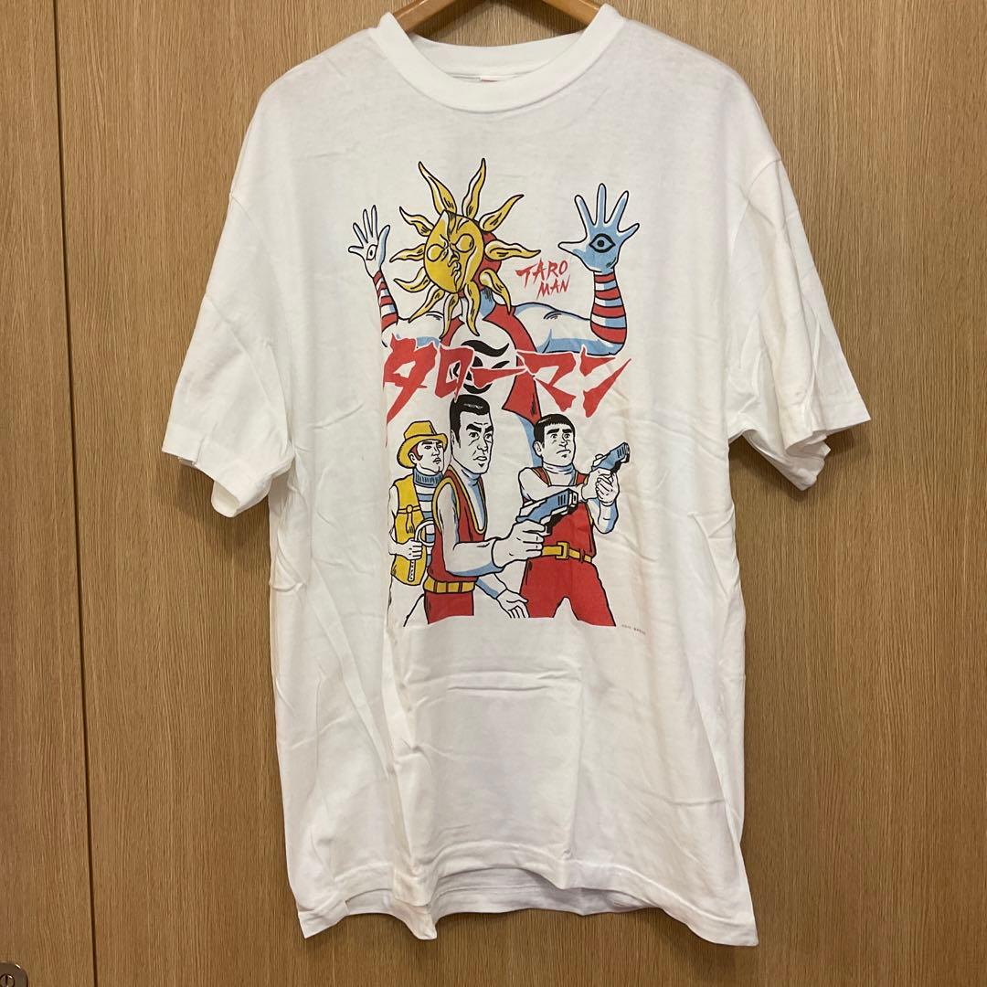 岡本太郎展 会場限定 タローマン Tシャツ XLサイズ - メルカリ