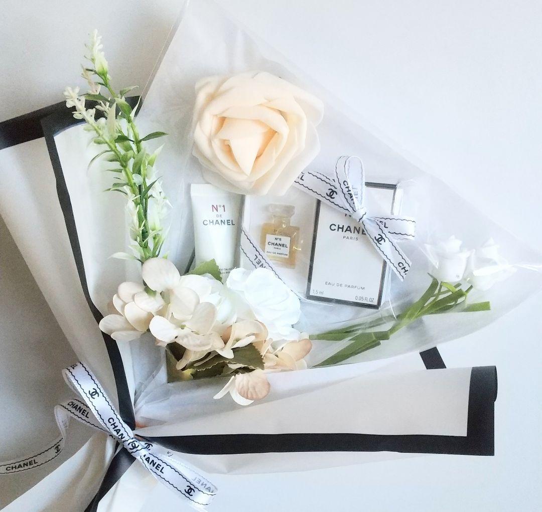コスメブーケ ミニブーケ シャネル ブーケ 香水 カスタム - メルカリ