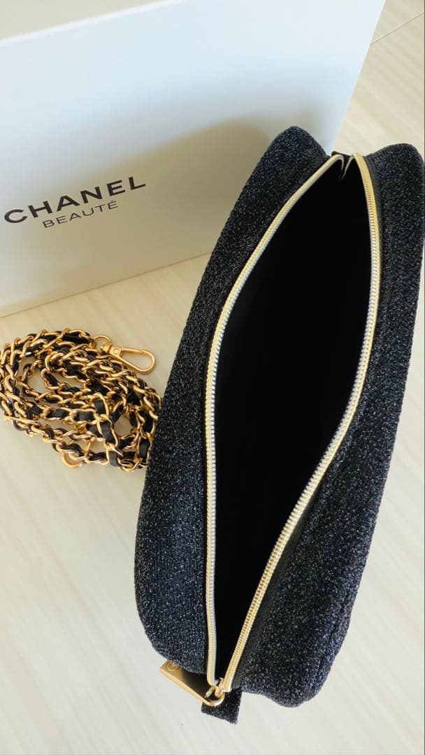 CHANEL 黒ノベルティコフレポーチ☆新品ラメ入りショルダーストラップ