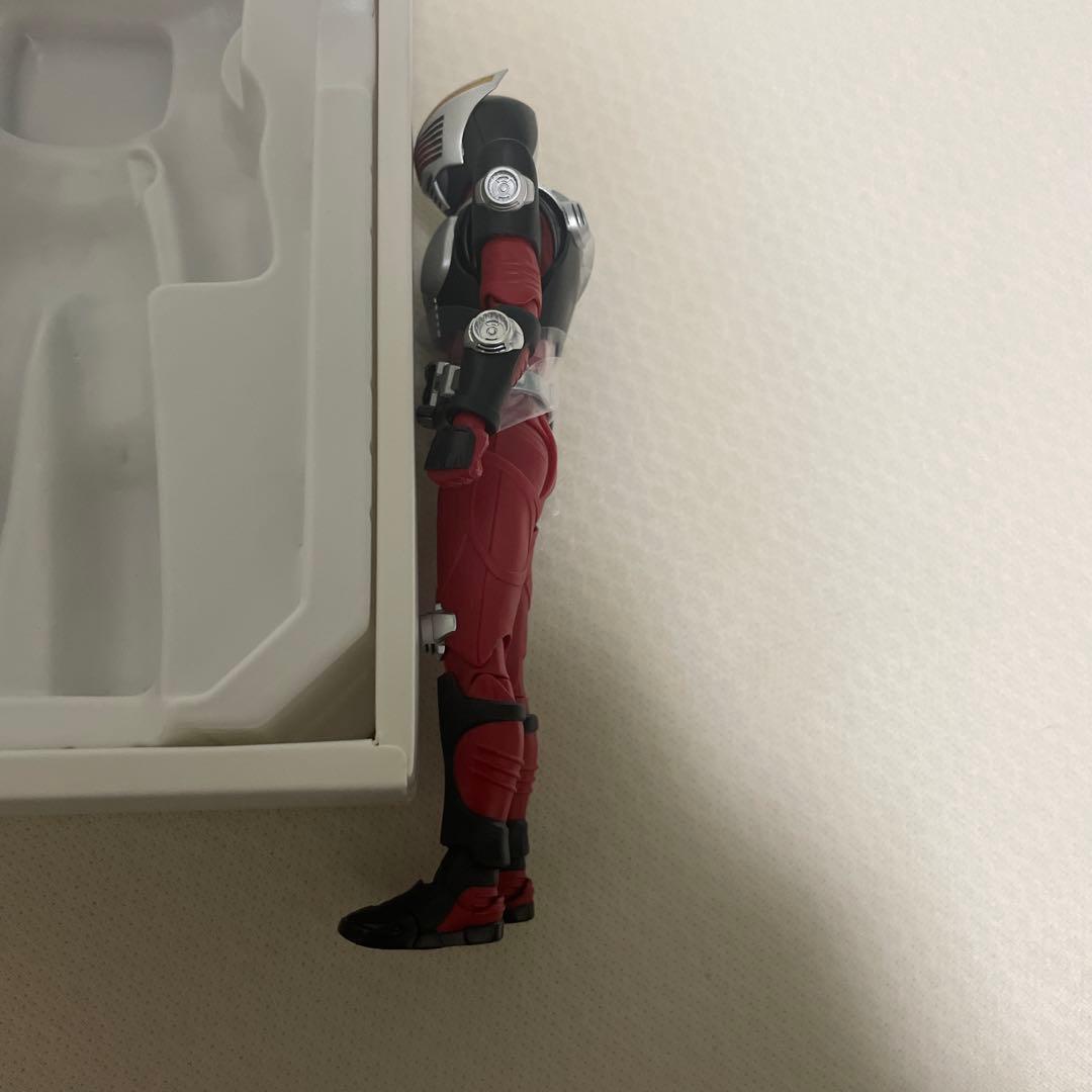 BANDAI shフィギュアーツ真骨彫製法仮面ライダー 龍騎