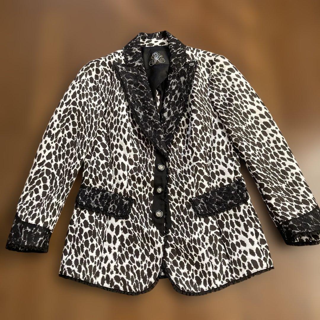 伊太利屋 ヒョウ柄テーラードジャケット - メルカリ