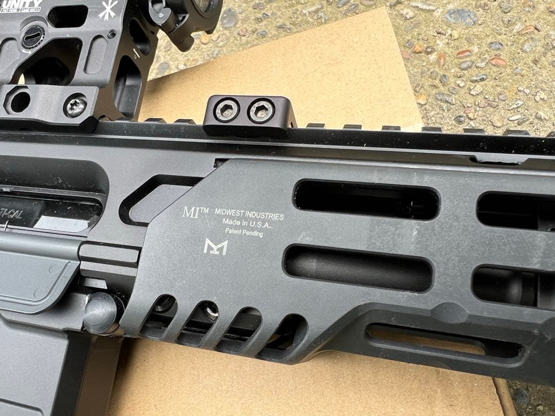 実物　MI midwestindustries 12.5inch ハンドガード