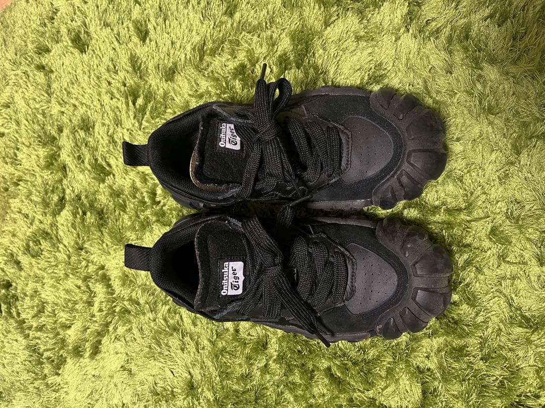 OnitsukaTigerオニツカタイガー厚底スニーカー ブラック 23.5cm