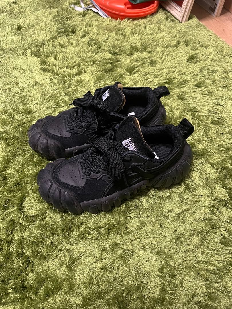 OnitsukaTigerオニツカタイガー厚底スニーカー ブラック 23.5cm