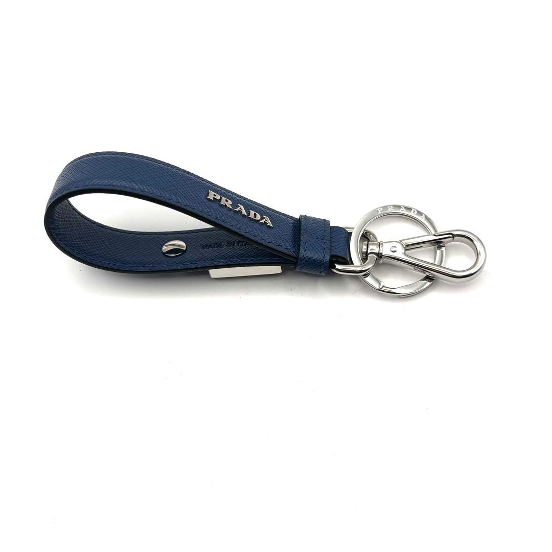 美品 プラダ キーホルダー 三角ロゴ キーリング サフィアーノ 箱 RFID