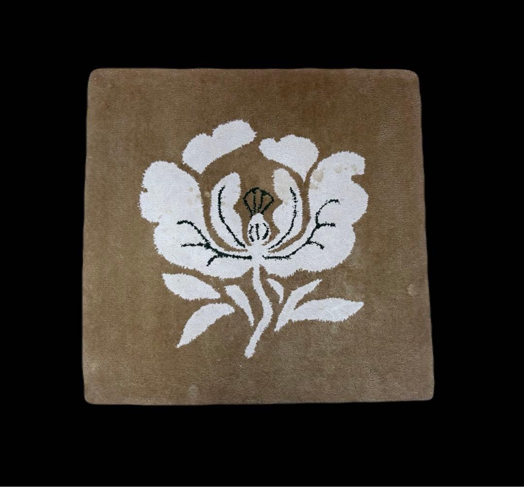 鍋島緞通 新鍋島 吉島敷物 座布団 牡丹B-1 金茶地　-350-