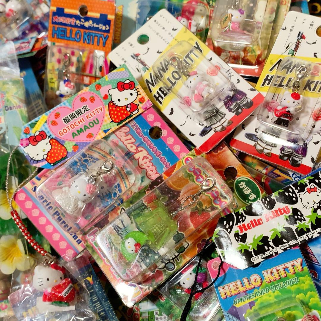 ご当地キティ　359個　ロリータ/イチゴ系/コラボ/非売品　レア　根付　セット