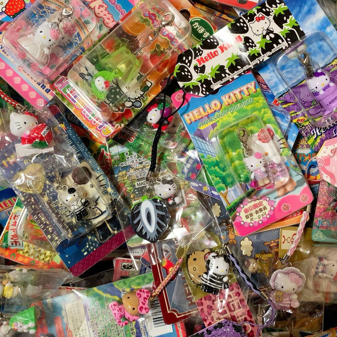 ご当地キティ　359個　ロリータ/イチゴ系/コラボ/非売品　レア　根付　セット