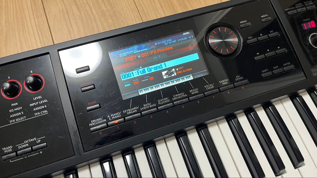 完品】セール中！Roland FA-06 シンセサイザー 61鍵 【おまけ有】