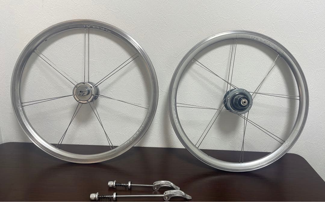 kinetix pro20インチ406 金澤輪業カプレオライトハブ135mm DAHON