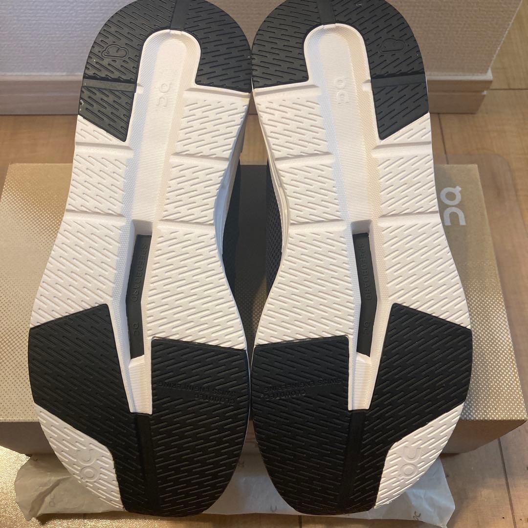 On ＣＬＯＵＤＥＡＳＹ　25.5cm