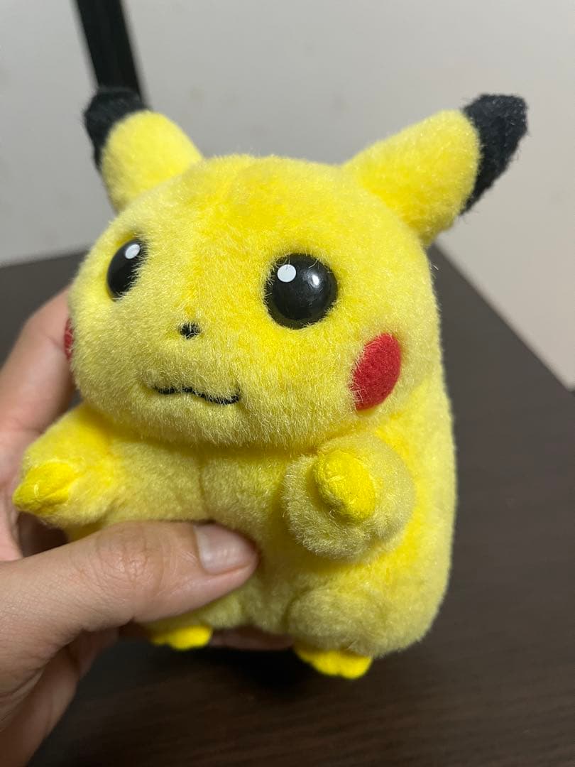ピカチュウ TOMY 初期　ぬいぐるみ