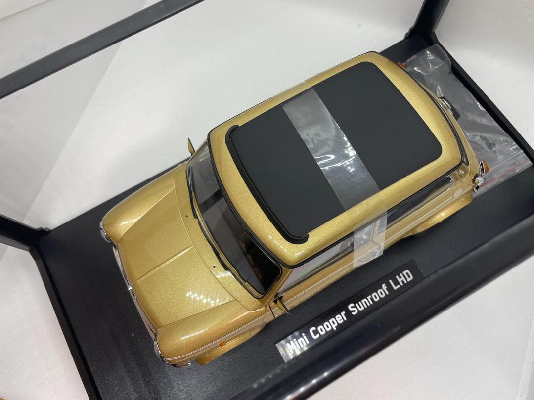305-052 KK 1/12 ミニ クーパー Sunroof LHD - ミニカーオンライン