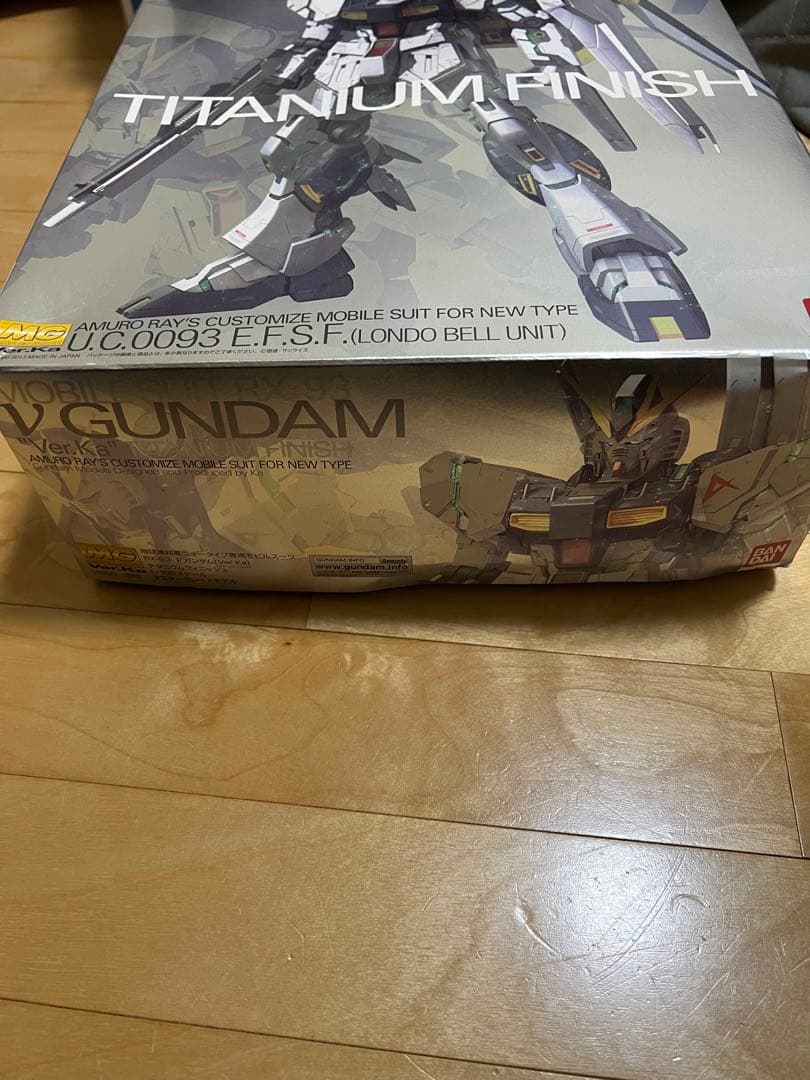 MG RX-93 νガンダム Ver.Ka チタニウムフィニッシュ