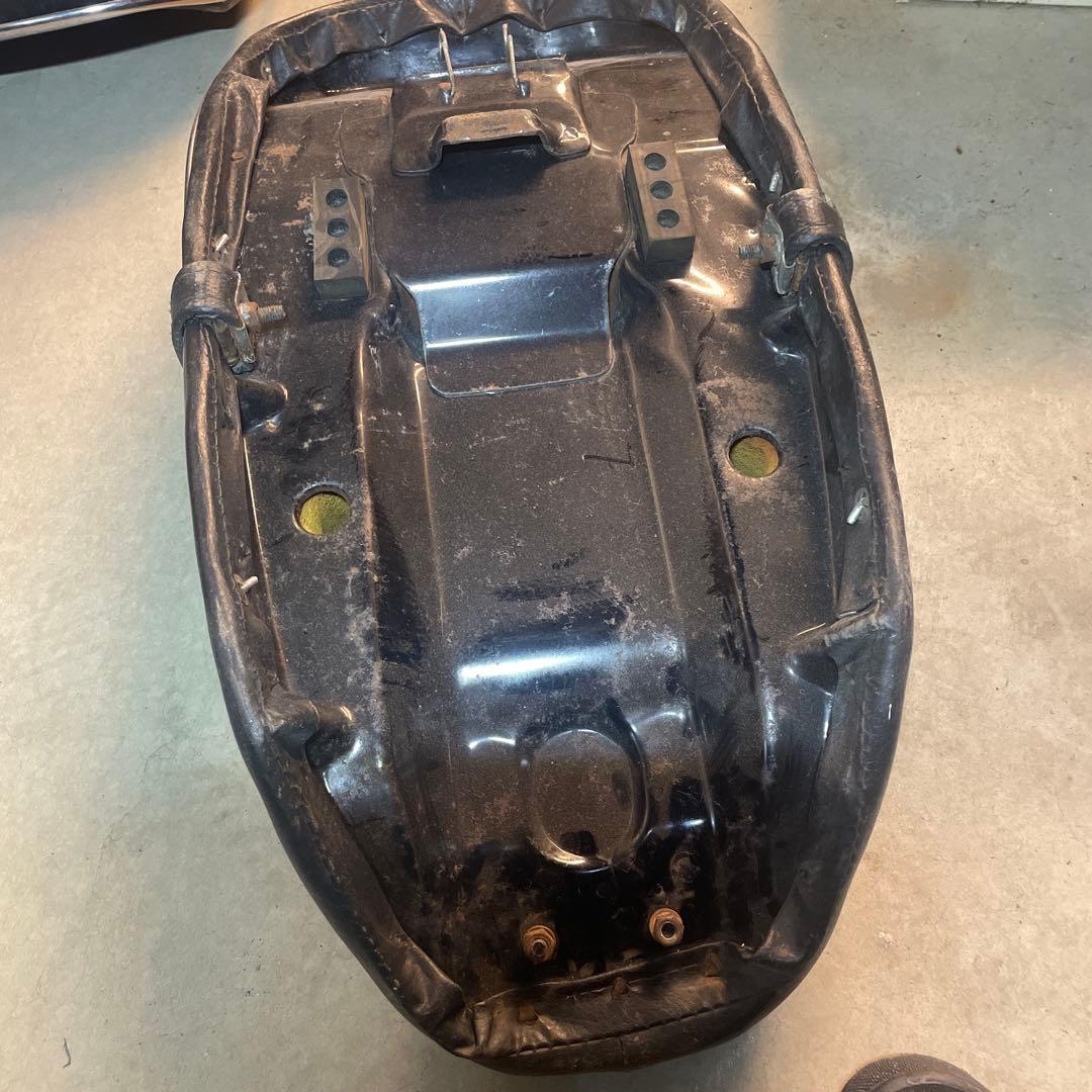 DAX70 ホンダ バイクシート 黒 格子状