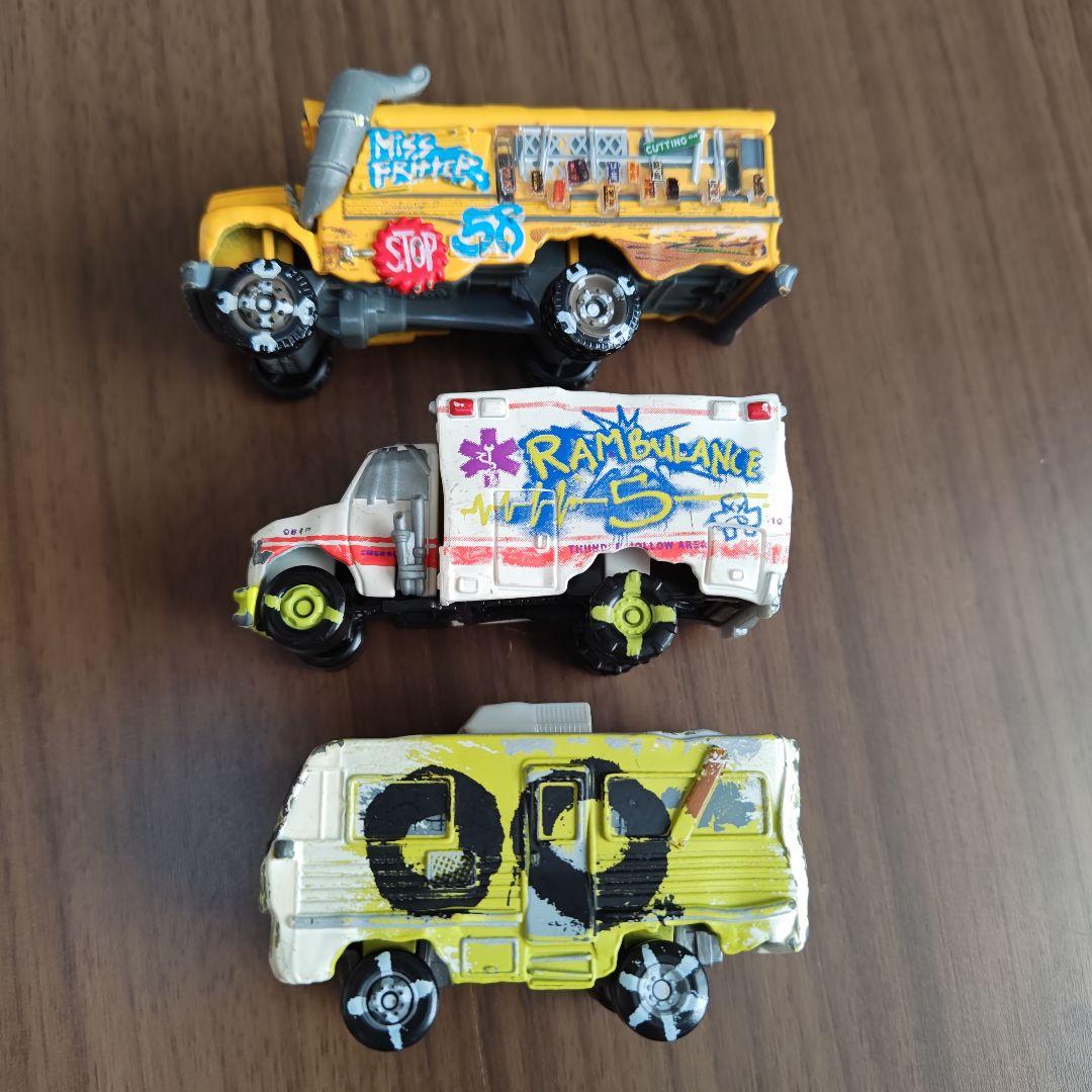 廃盤】トミカ カーズ アーヴィ/ドクターダメージ/ミスフリッター