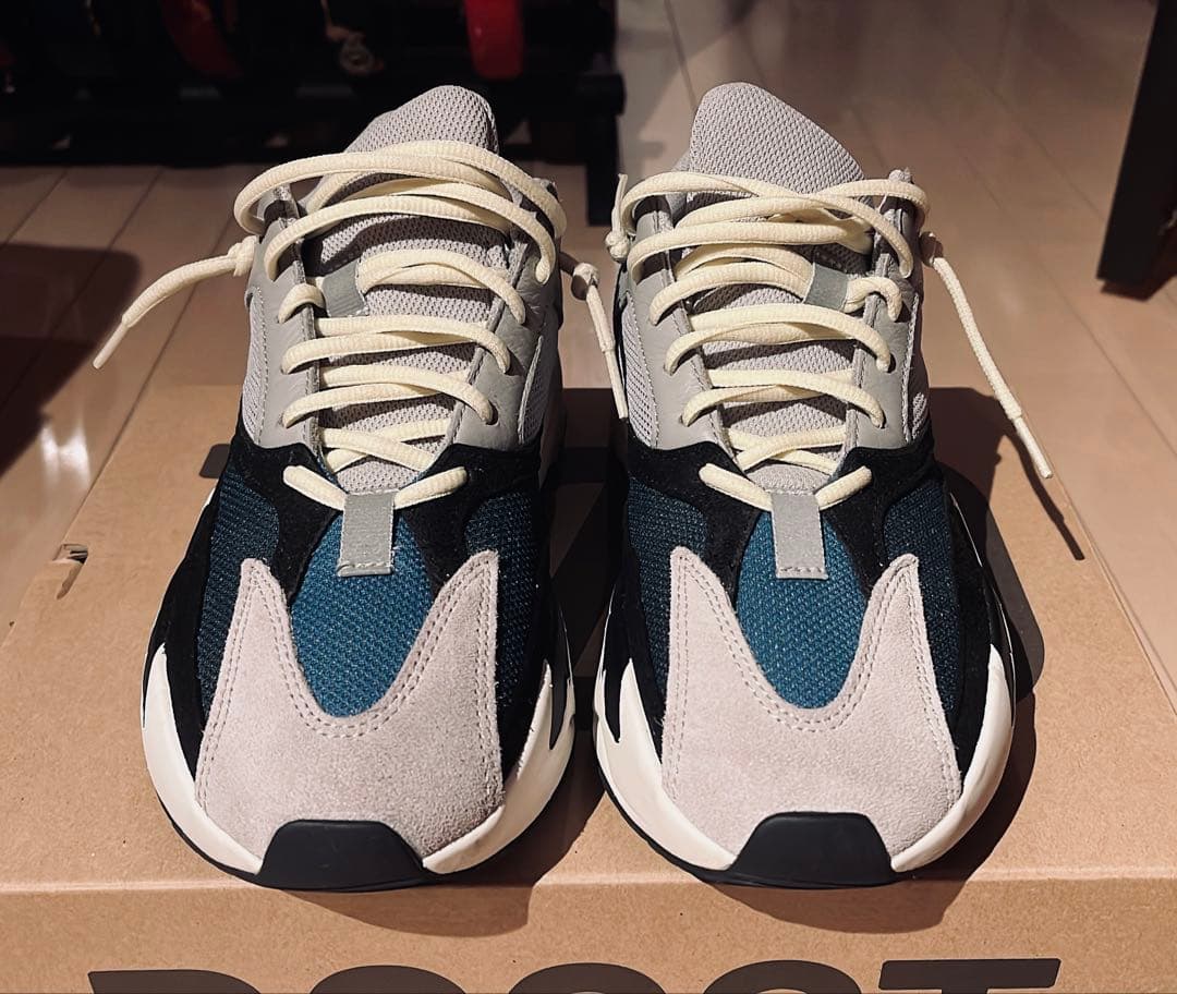 靴 YEEZY BOOST 700 / 26.5cm