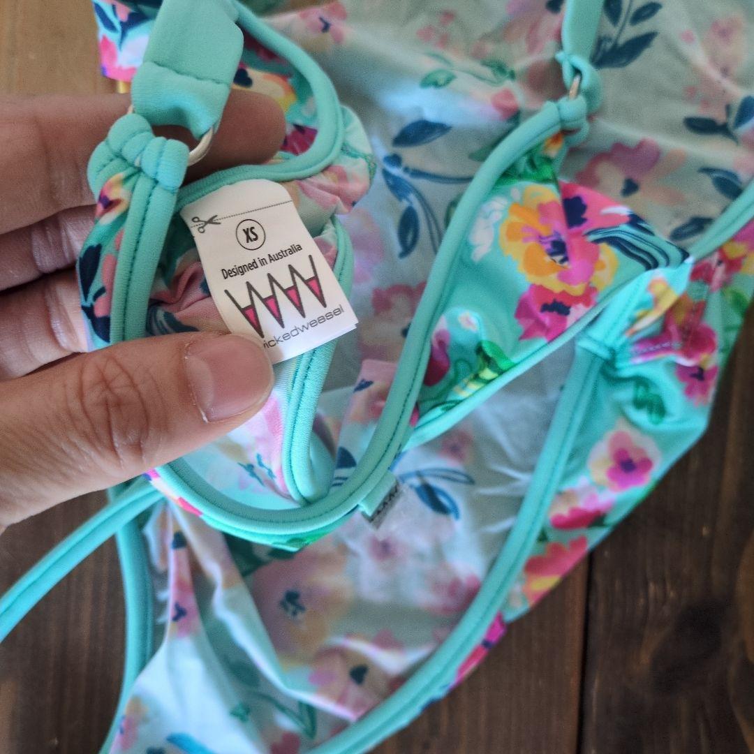 Wicked Weasel 　インポート　ワンピース　　　水着　花柄